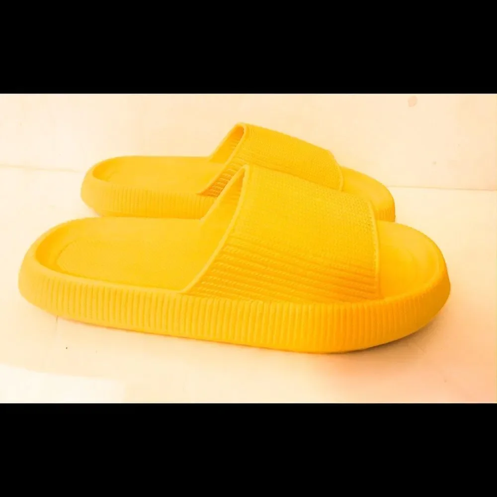 Lightweight Rubber Slip On Sandal